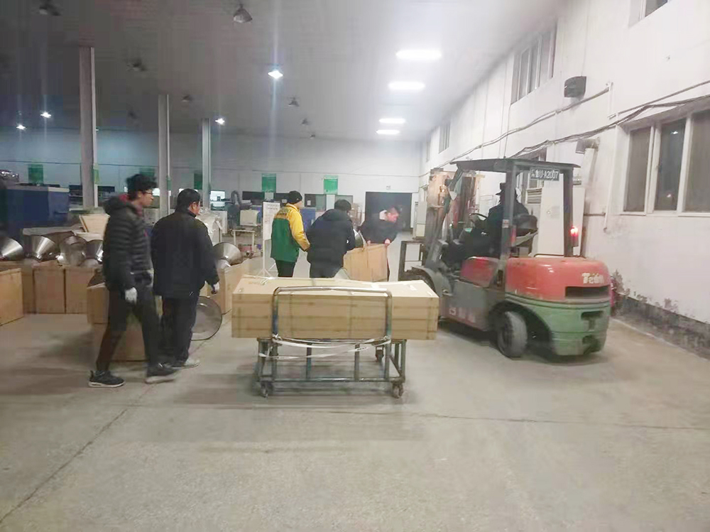 路博環(huán)保加班加點，確保按時交貨 (3).jpg